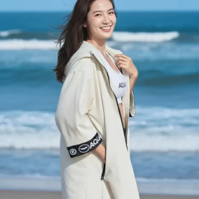 AquaPlay（安泊來）編織 Logo 厚身斗篷 Insulated Poncho