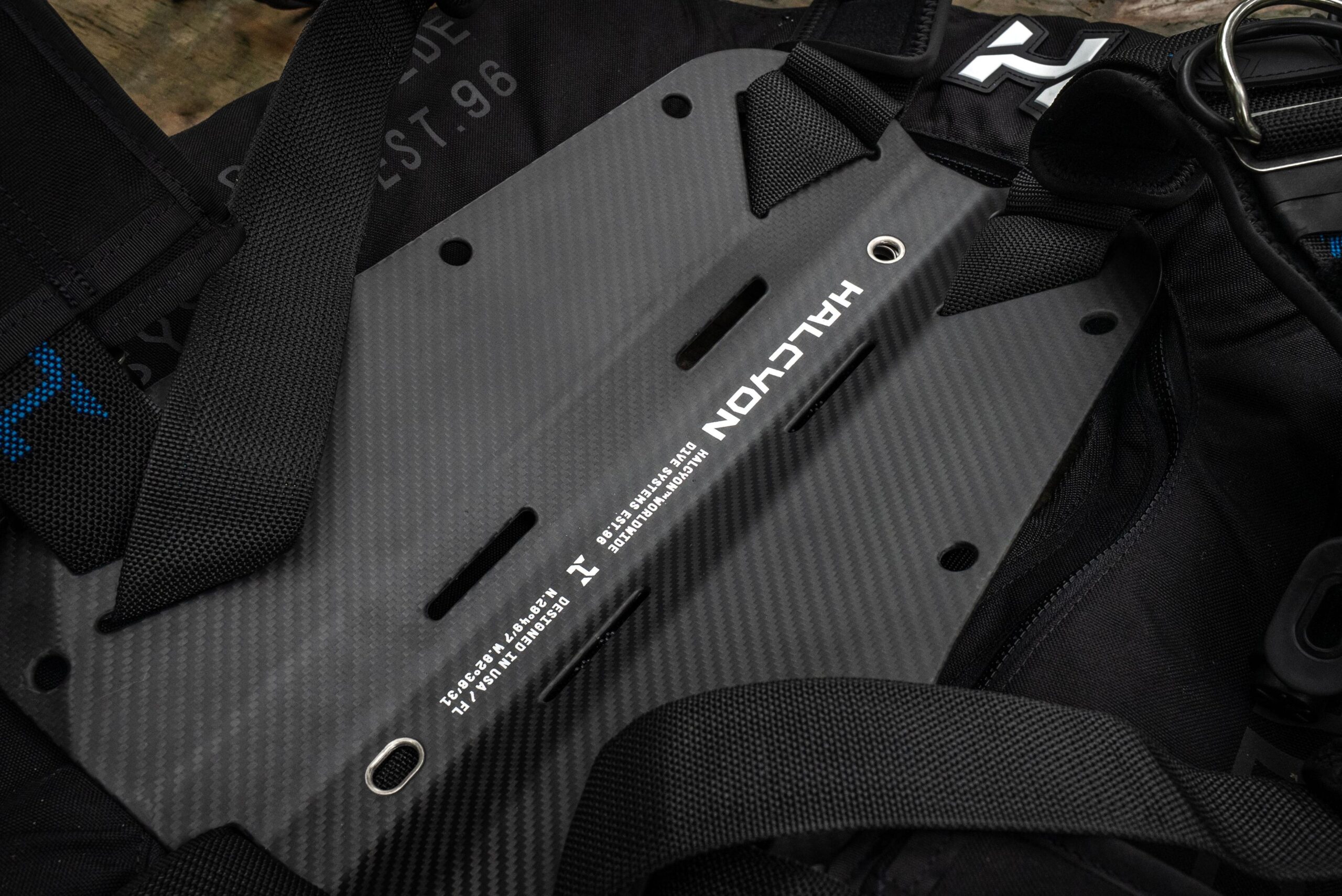 Halcyon Era Pro 新世代碳纖背板 BCD